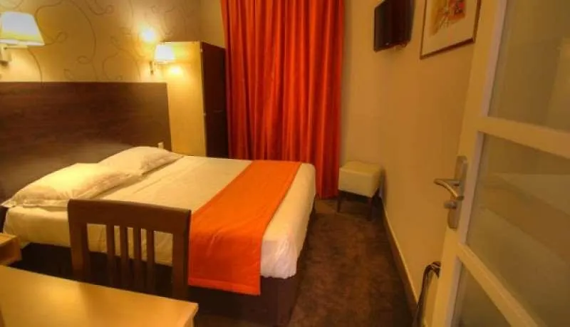 Otel Des Trois Gares 3*