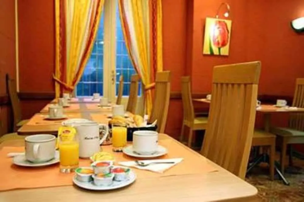 Des Trois Gares Otel 3*