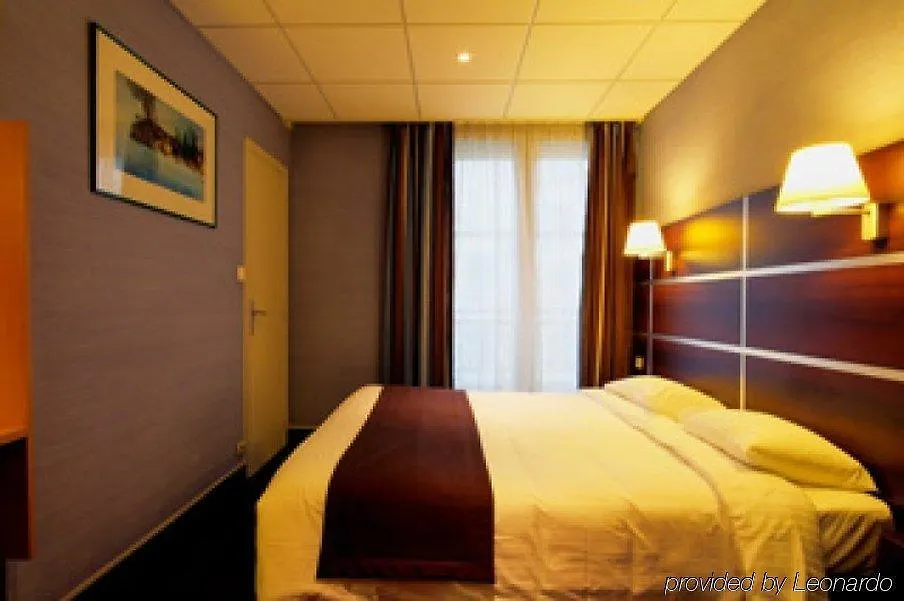 Des Trois Gares Otel 3*