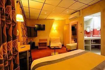 Des Trois Gares Hotel Paryż