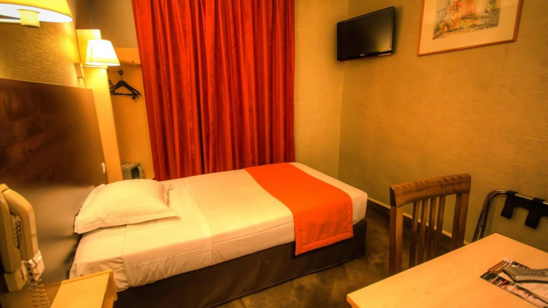 Des Trois Gares Hotel 3*