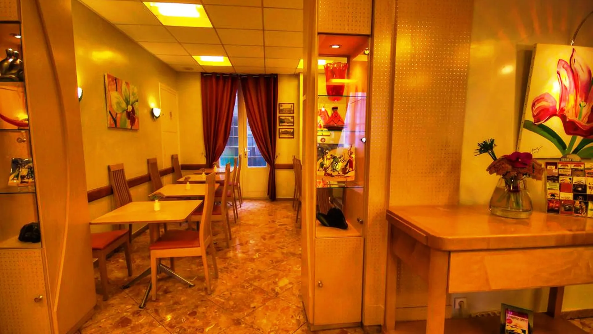 Des Trois Gares Hotel 3*